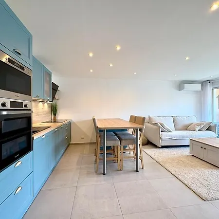 Beautiful 3-bedroom - Walking Distance To Beaches - Swimming Pool - Parking דירה
