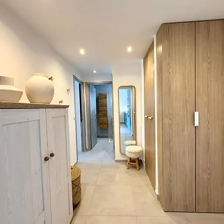 Апартаменты Beautiful 3-bedroom - Walking Distance To Beaches - Swimming Pool - Parking Антиб