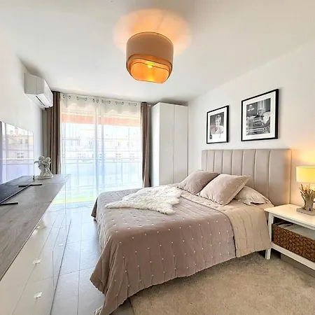 Beautiful 3-bedroom - Walking Distance To Beaches - Swimming Pool - Parking * Antibes