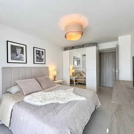 Apartman Beautiful 3-bedroom - Walking Distance To Beaches - Swimming Pool - Parking