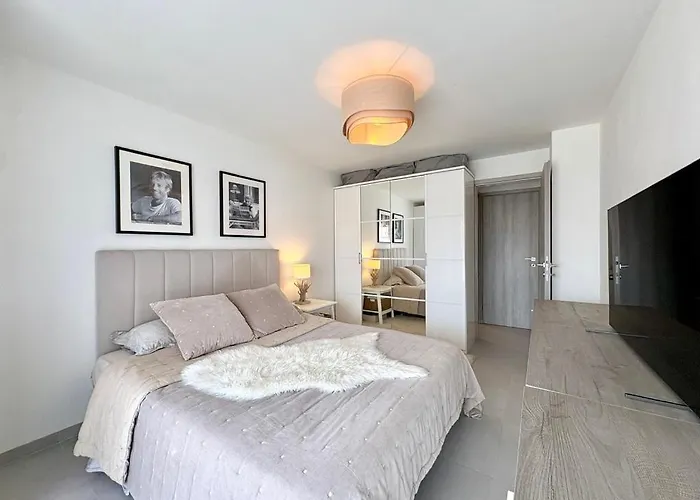 Apartman Beautiful 3-bedroom - Walking Distance To Beaches - Swimming Pool - Parking