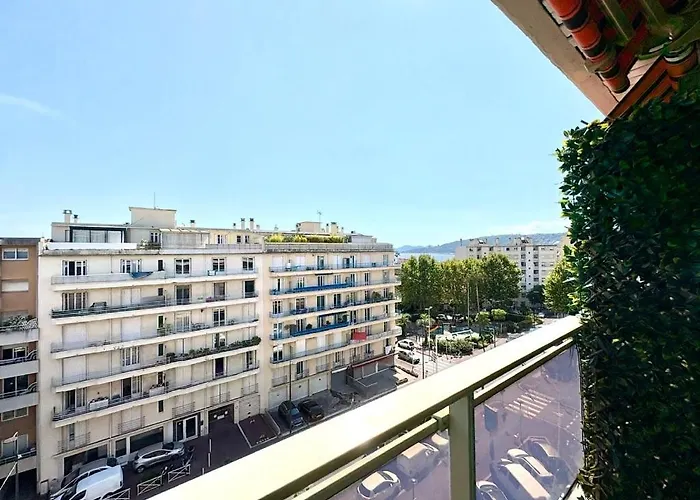 Apartman Beautiful 3-bedroom - Walking Distance To Beaches - Swimming Pool - Parking Antibes