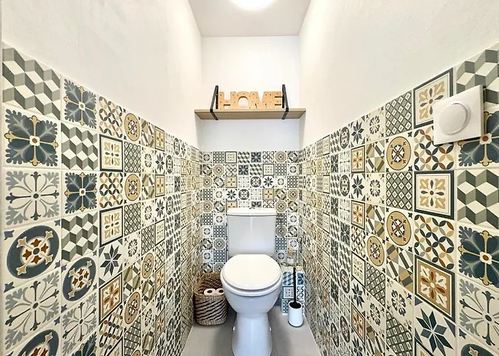 Beautiful 3-bedroom - Walking Distance To Beaches - Swimming Pool - Parking Apartman *